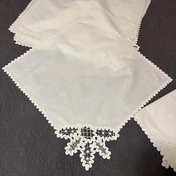 Set of 12 Battenberg Lace Napkins - Picture 1 of 10